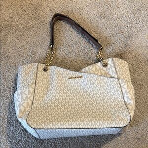 Michael Kors Cream and Gold Shoulder Bag with Structured Design